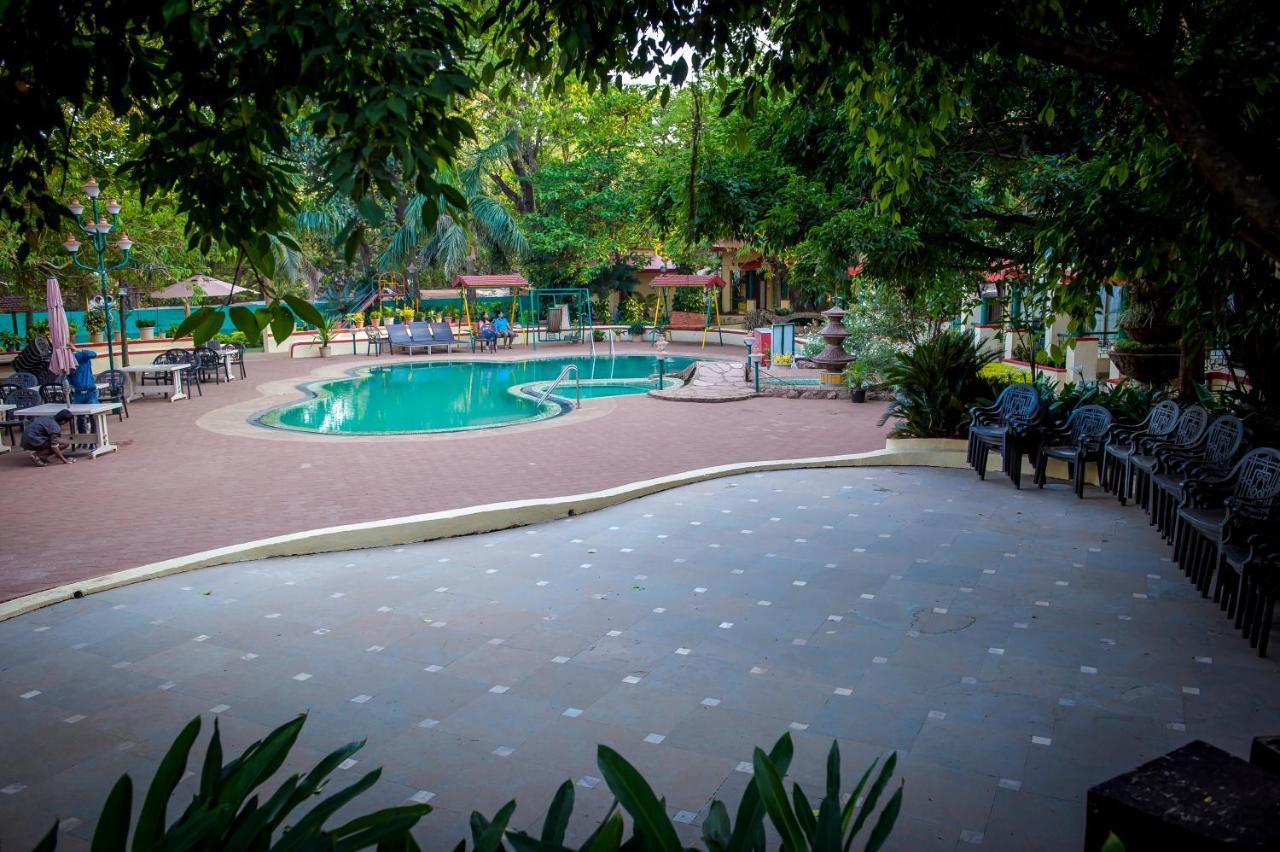 Adamo The Resort Matheran Extérieur photo
