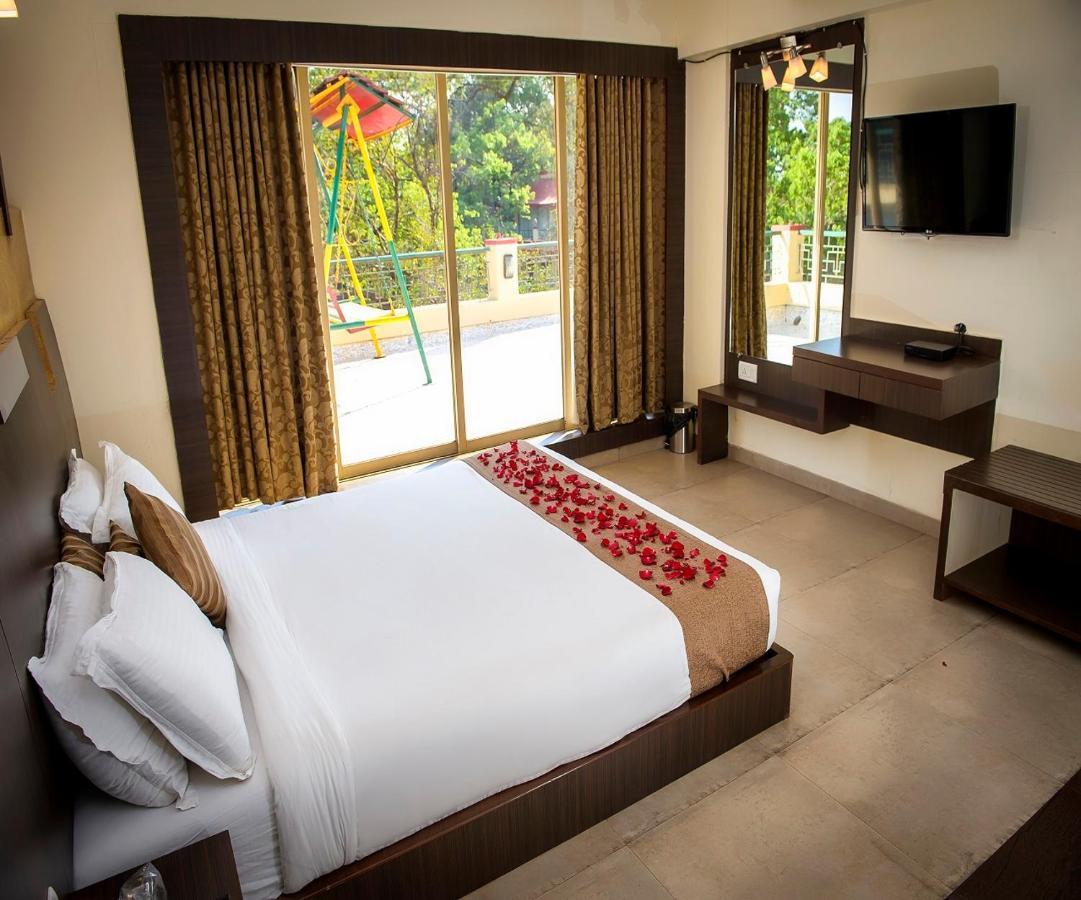 Adamo The Resort Matheran Extérieur photo