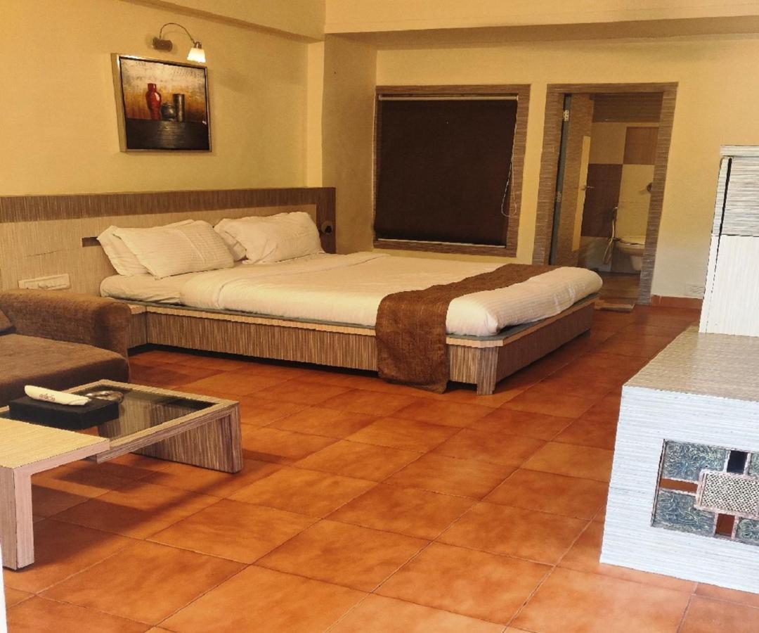Adamo The Resort Matheran Extérieur photo