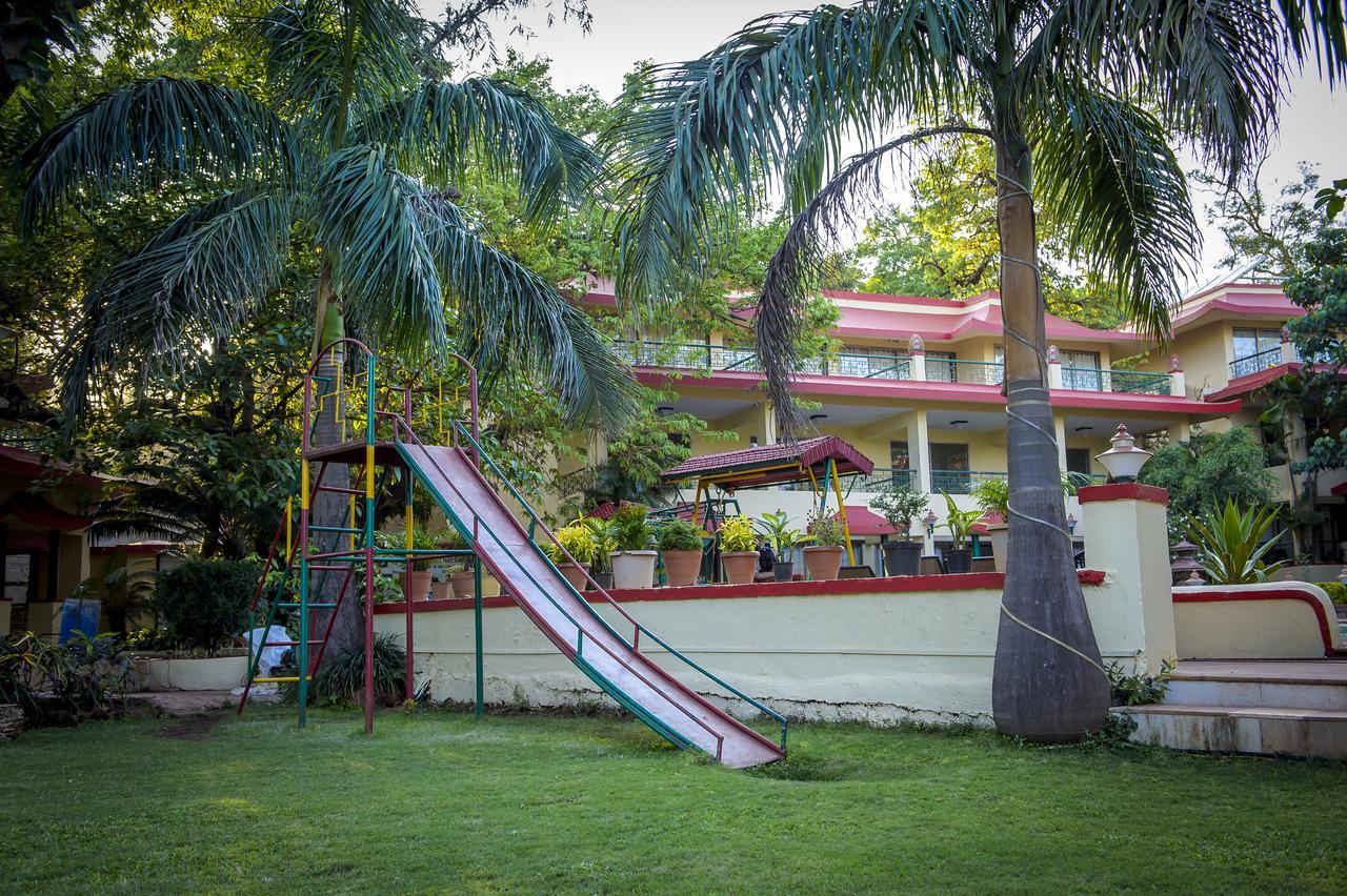 Adamo The Resort Matheran Extérieur photo